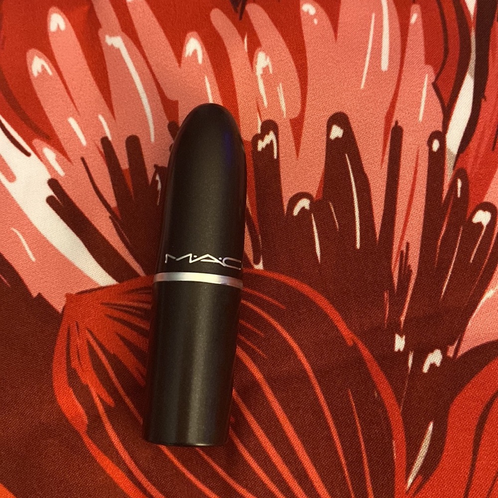 Mac 💄 - Picture 3 of 4